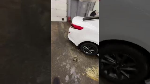 Работники Чери ездят на Джили смотреть онлайн