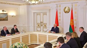 Лукашенко поручил создать центр для обучения одаренной молодежи профессиям будущего