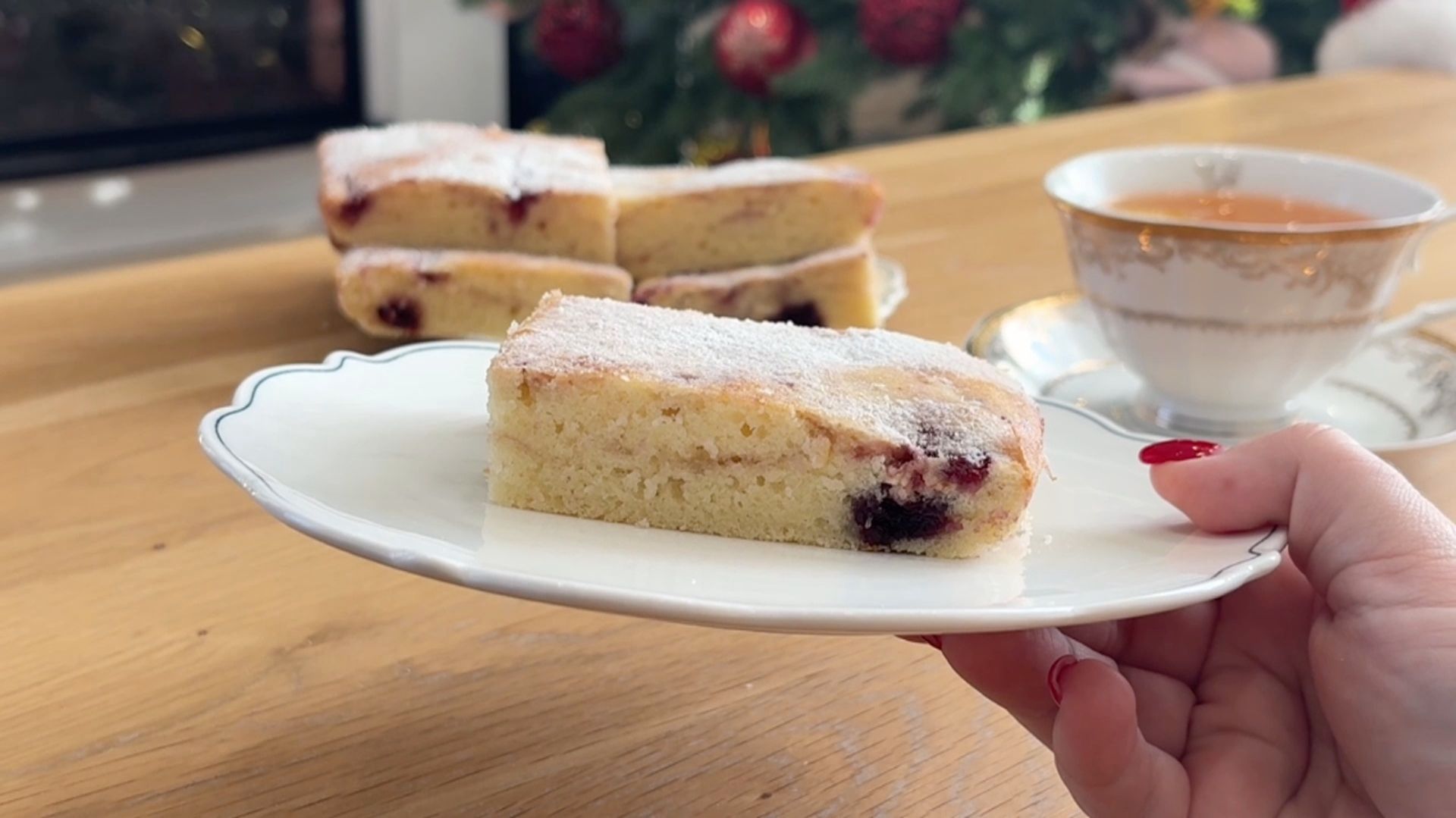 Нежный и вкусный пирог к чаю за 5 минут! Все смешал и в духовку смотреть онлайн