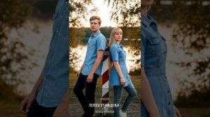 " Полоса отчужденья - полоса неприятья !" - песня Елены Максиной.