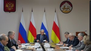 Борис Джанаев провёл еженедельное аппаратное совещание