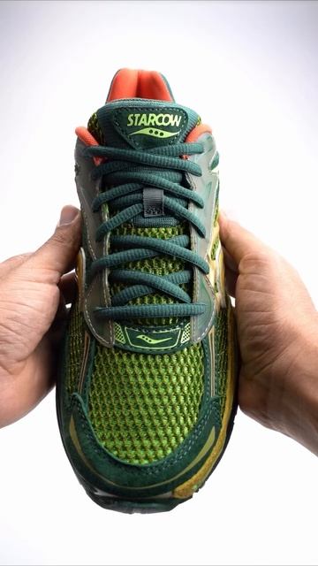 Модель Starcow x Saucony Progrid Omni 9 смотреть онлайн