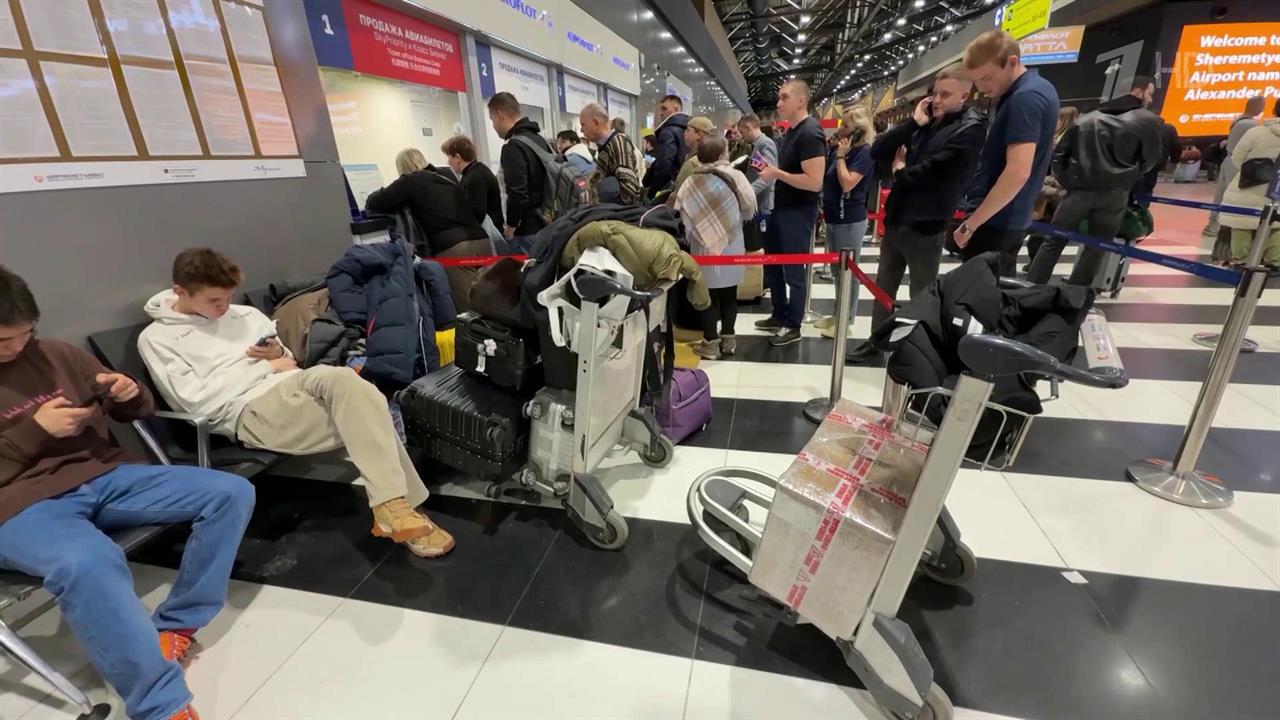 Масштабный сбой произошел в крупной российской системе бронирования билетов. смотреть онлайн