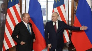 Путин и король Малайзии продолжили общение за рабочим завтраком в Зимнем дворце