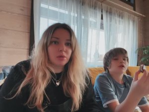 Пробуем с Данилой Дубайский шоколад 🍫