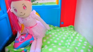 Настя и весёлые видео про живые игрушки