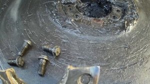 Ремонтирую седло на тягаче. Бюджетный вариант.