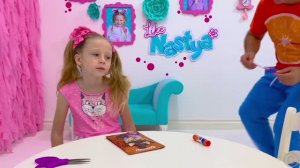 Настя учится определять время по часам во время Хэллоуина. Видео для детей