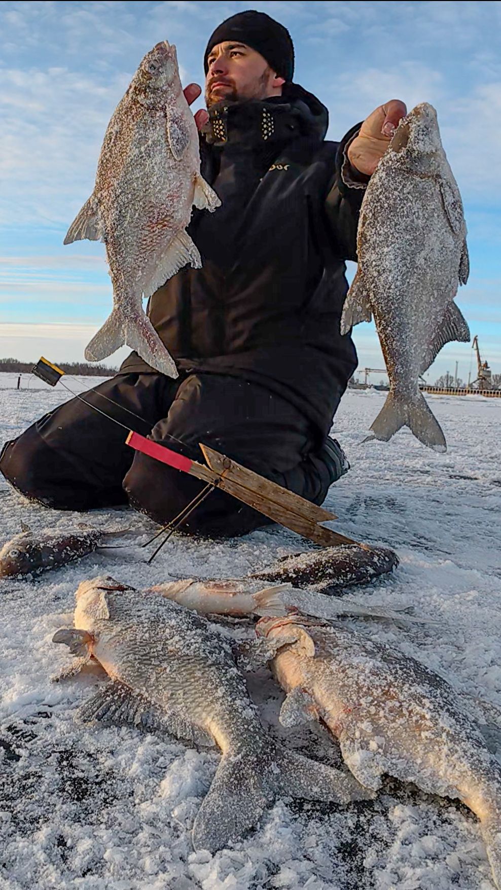 ЛЕЩИ - СКОВОРОДКИ НА ТОНКУЮ ЛЕСКУ. Они рвут и утаскивают! смотреть онлайн