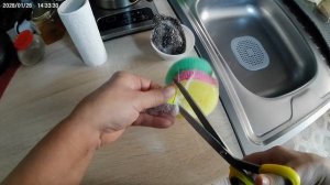 Губки для посуды бывают разные.