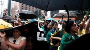 В Бразилии более 70 человек пострадали в результате удара молнии