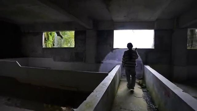 В Гуйчжоу обнаружено загадочное здание. смотреть онлайн