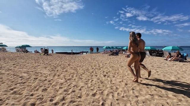 Гавайи сегодня январь 2026 прогулка по пляжу Вайкики 🌴🌊 смотреть онлайн