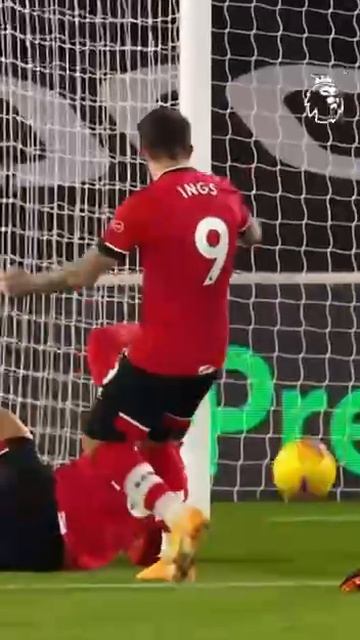 гол футбол Думаю- это был автогол! А вы как считаете?