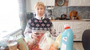 Пошла только за хлебом а сумки еле донесла.