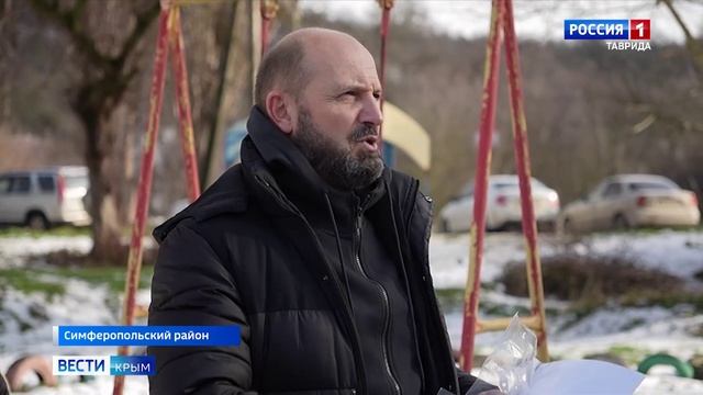 Жители Лесноселья боятся, что дети могут травмироваться на неисправной детской площадке в селе смотреть онлайн