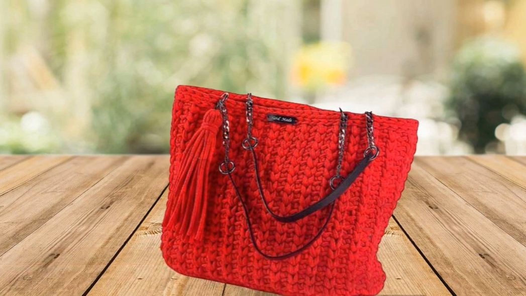 КАК СВЯЗАТЬ СУМКУ ИЗ ИТАЛЬЯНСКОГО ЖУРНАЛА КРЮЧКОМ С КОСИЧКАМИ смотреть онлайн