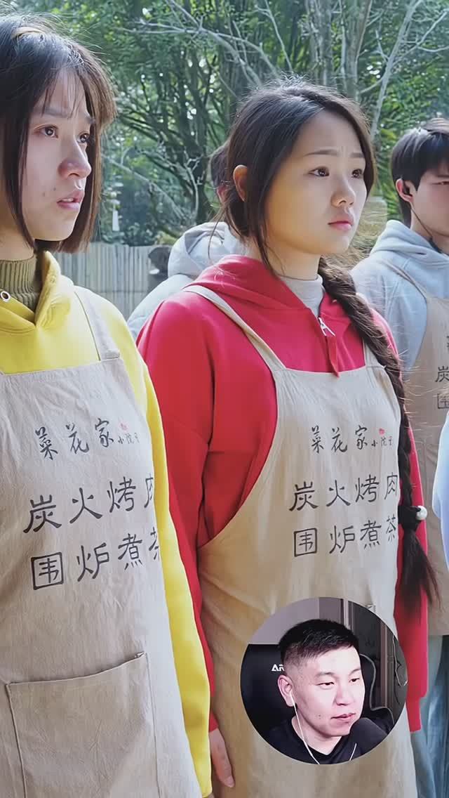 Девчонки 🤣из поместья Вэньцзян проходят тест на IQ смотреть онлайн