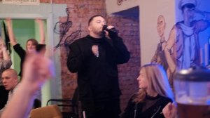 Под Новый год мини концерт с нашим участием)