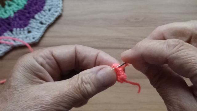 Вяжем миниатюрный носик крючком. смотреть онлайн