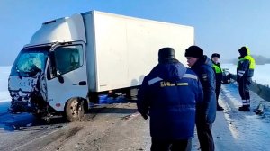 Два человека погибли в ДТП с грузовиком в Красноярском крае