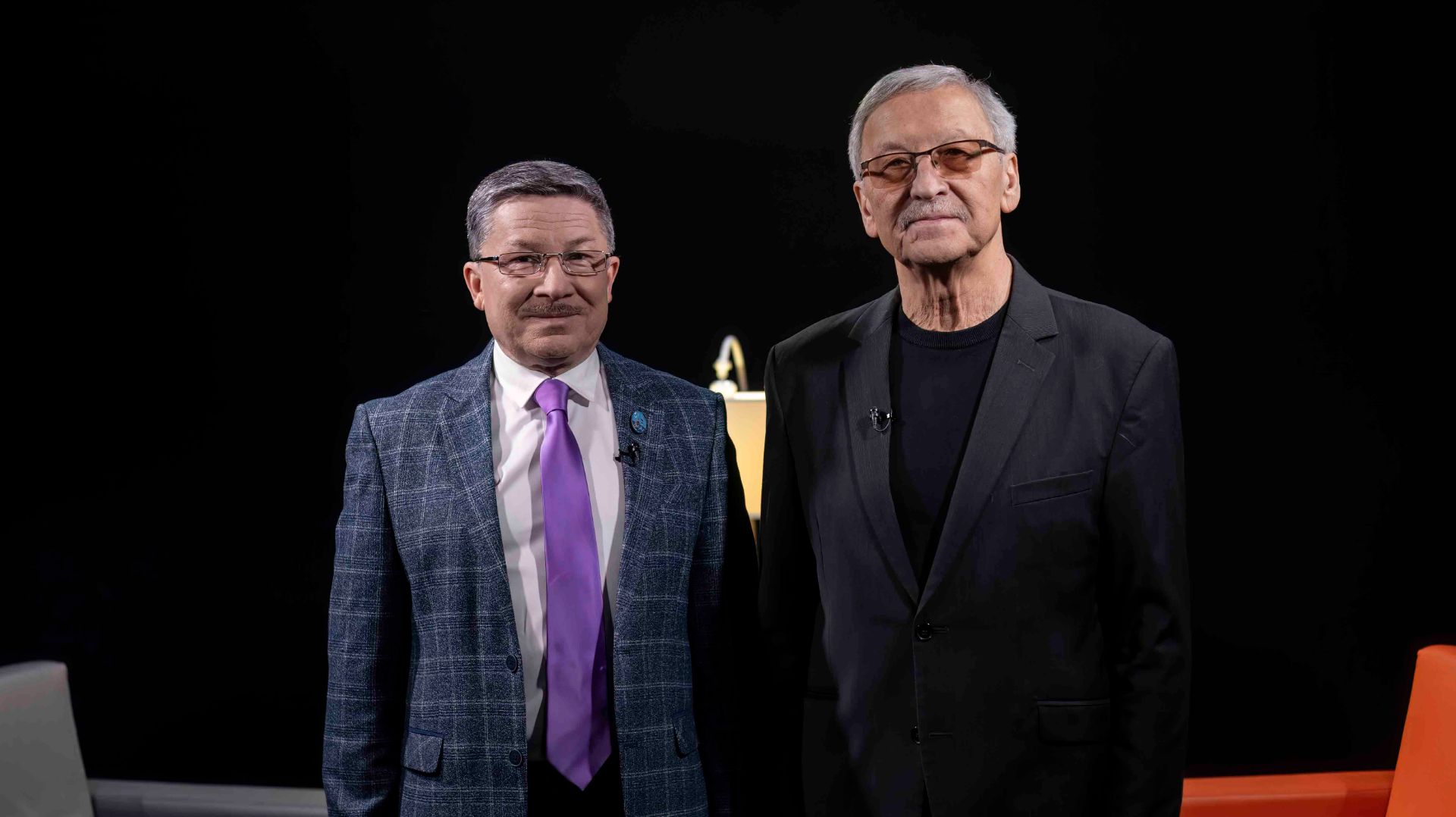 Владимир Ким рассказал о работе дирижёра и его роли в оркестре (Скажите честно. 26 января 2026) смотреть онлайн