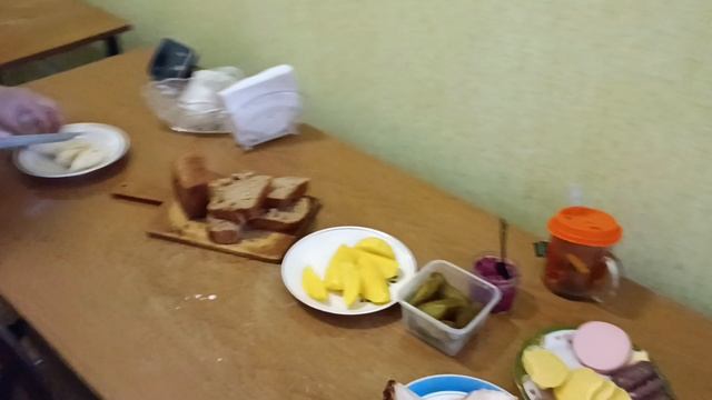 Конец недели на работе,как быстро организовать стол смотреть онлайн