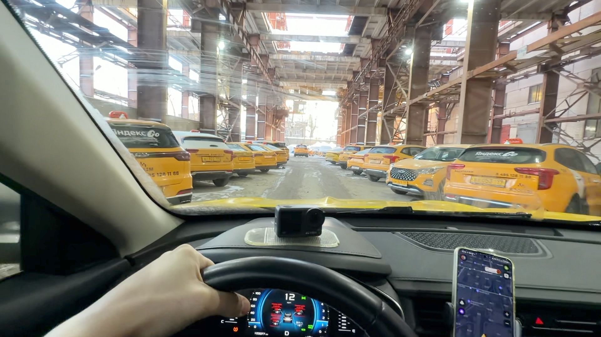 Заменил Батарейку / Съездил в таксопарк и снял обзор смотреть онлайн