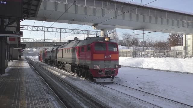 Тепловоз 2М62У-0337 (ТЧЭ-5) в сцепе с поездом № 81ХХ (СПДМ № 3154). смотреть онлайн