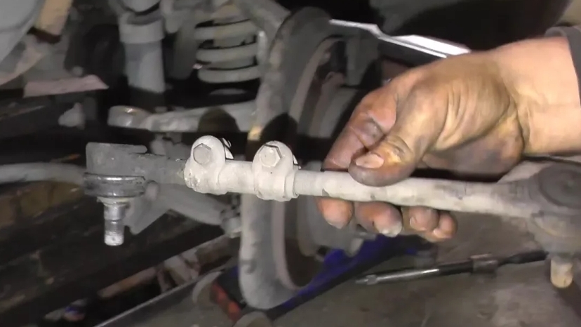 Замена рулевых тяг Chevrolet Niva смотреть онлайн