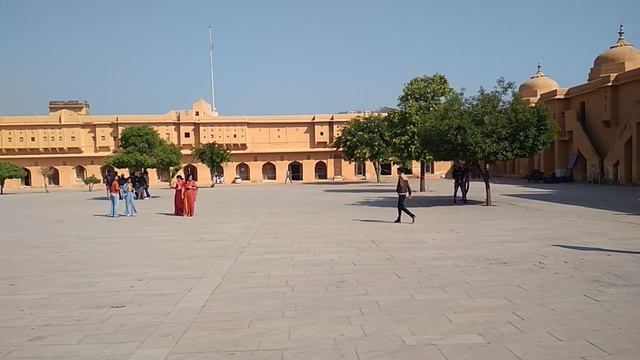 Площадь внутри Амбер форта! смотреть онлайн