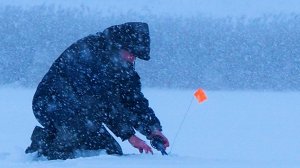Попали на ЖОР ЩУКИ в снегопад! Тактика которая не подводит! Зимняя рыбалка на жерлицы!