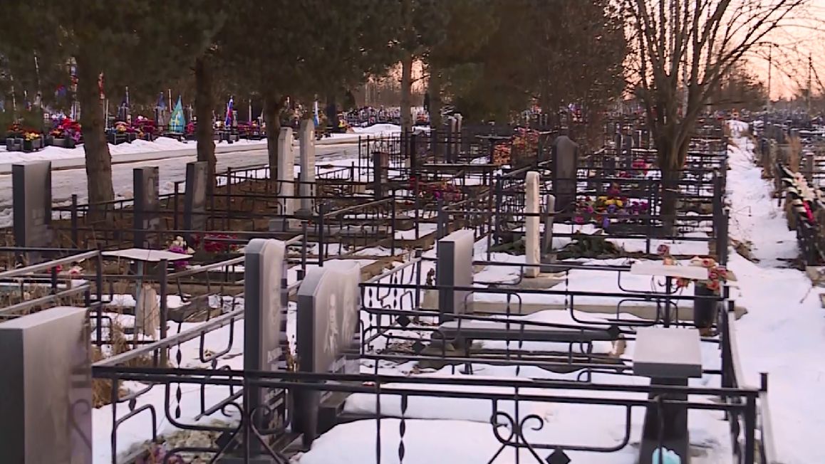 Родственникам погибших на СВО воинов стали возвращать деньги за навязанные ритуальной фирмой услуги смотреть онлайн