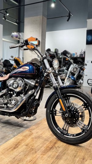 2013 HD Street Bob Blue Pearl Heritage Collection