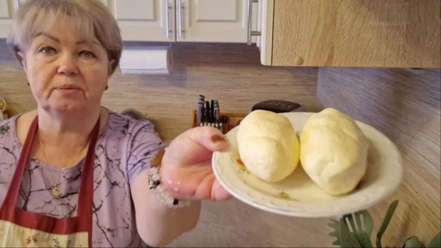 ЧЕМ ЗАНИМАЛИСЬ В ВОСКРЕСЕНЬЕ, А В ПОНЕДЕЛЬНИК БИЛА МАСЛО. смотреть онлайн