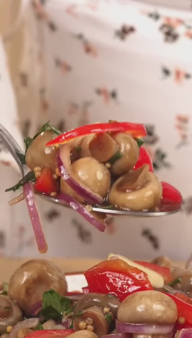 Вкуснейшие закусочные маринованные шампиньоны 😍 смотреть онлайн