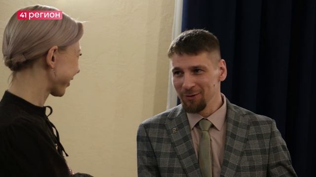 ПУБЛИЧНЫЕ СЛУШАНИЯ В ВИЛЮЧИНСКЕ ПРОВЁЛ ЕГО ГЛАВА ОЛЕГ БОНДАРЕНКО • НОВОСТИ КАМЧАТКИ смотреть онлайн