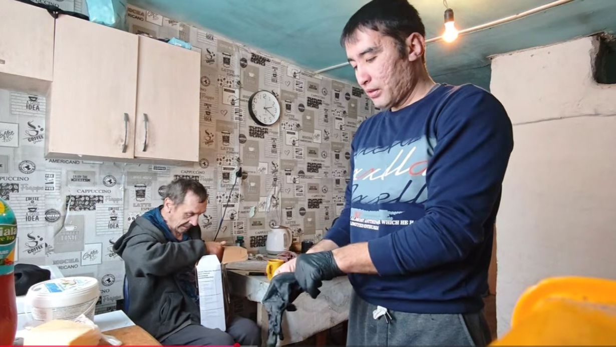 МИХАЛЫЧ ГРЕЕТ УЛИЦУ ЗА ЧУЖОЙ СЧЁТ . ЧЕМ ОПЯТЬ НЕ ДОВОЛЕН ФЕДЯ ? смотреть онлайн