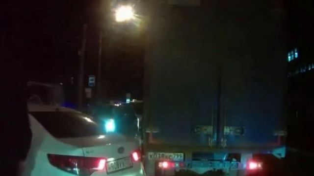 Мгновенная карма на дороге (3) смотреть онлайн