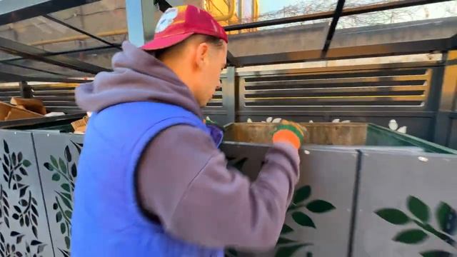 Как_я_зарабатываю_лазая_по_мусоркам_Dumpster_Diving_RUSSIA_# смотреть онлайн