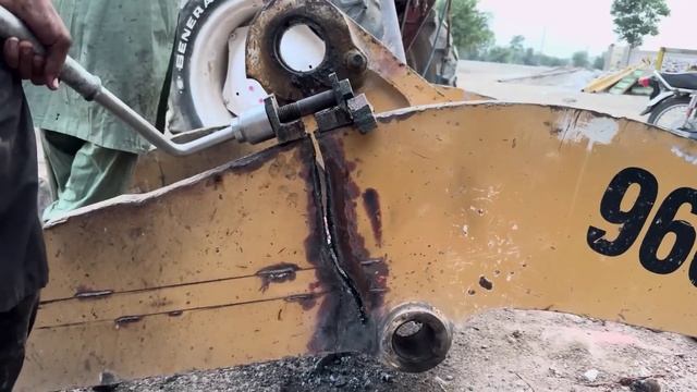 Пакистанский ремонт толкающей рамы отвала бульдозера смотреть онлайн