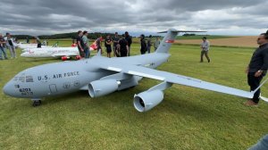 Выставка самых больших радиоуправляемых моделей самолётов в мире