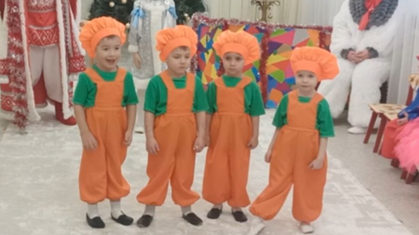 "Новогодний подарок" утренник в младшей группе смотреть онлайн