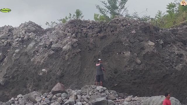 Строительство, обзор карьера, ручная сборка песка смотреть онлайн