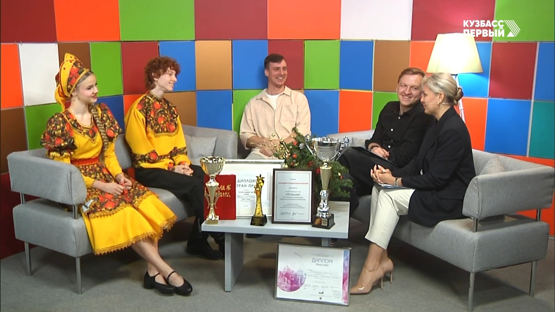 Эфир программы "Включайся" от 20.01.2026. В гостях - ансамбль народного танца "Огоньки" смотреть онлайн