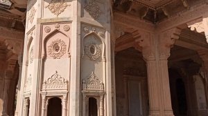 Восхитительная резьба по мрамору!