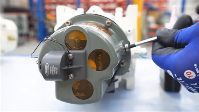 Заправка масло ротационного счётчика. смотреть онлайн