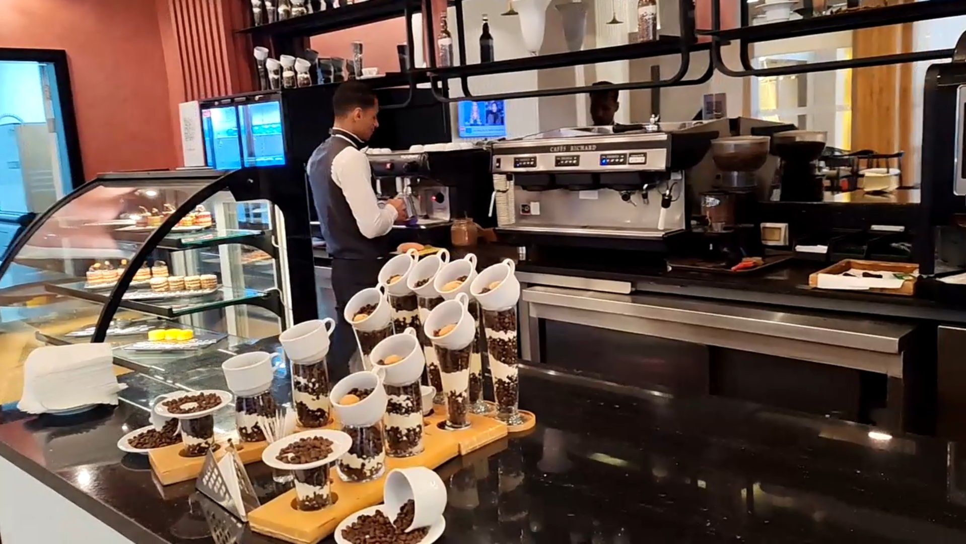 The V Luxury Sahl Hasheesh 5Хургада.Кофейня.Январь 2026 смотреть онлайн