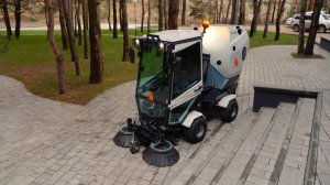 ВКМ 550 – обзор сверхкомпактной подметально-вакуумной машины