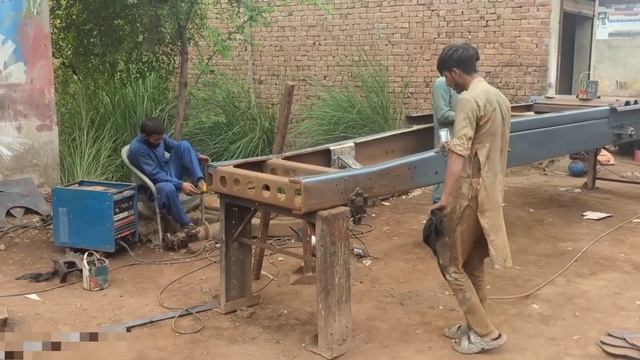 Тягач. Ручная сборка в Пакистане смотреть онлайн